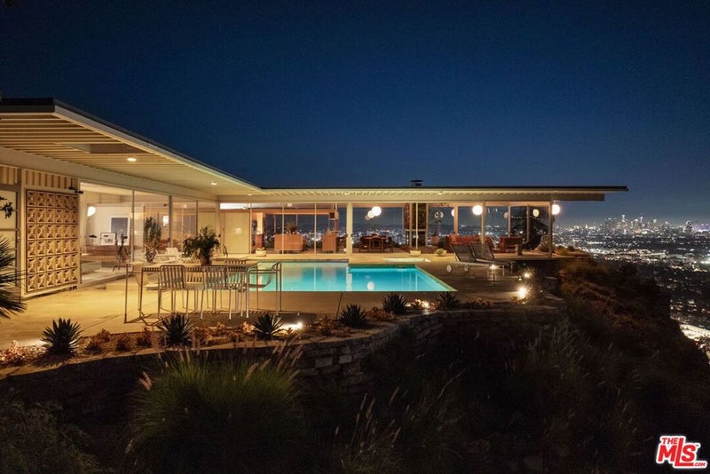 1635 Woods Drive