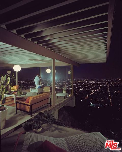 1635 Woods Drive Los Angeles CA 90069