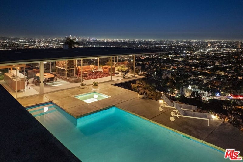 1635 Woods Drive