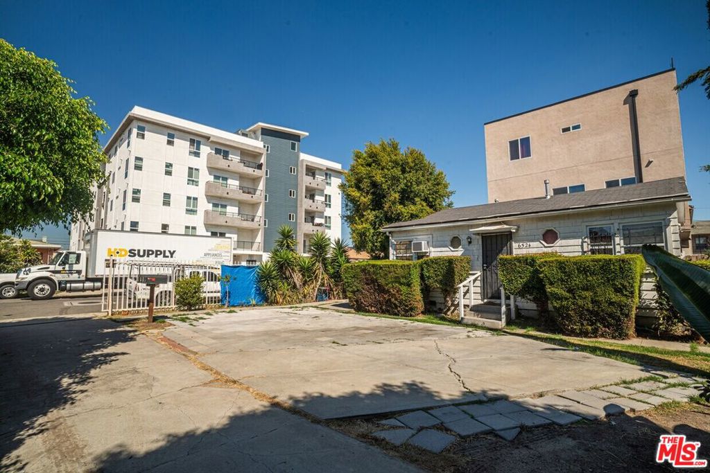 6524 Brynhurst Avenue