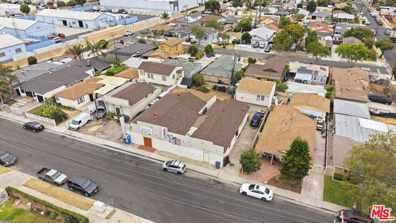 741 E Deloras Drive