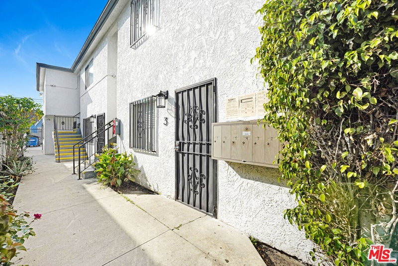 1508 W Florence Avenue
