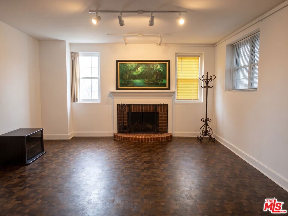 4470 W 64th Street
