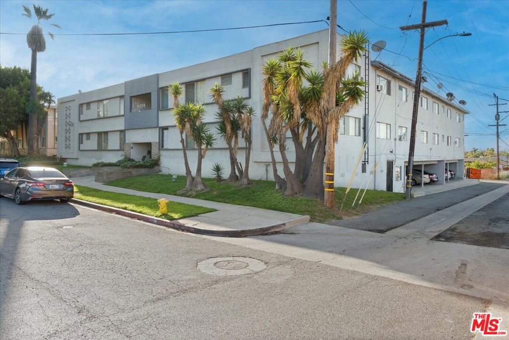 2134 W El Segundo Boulevard