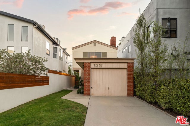 3221 Thatcher Avenue, Los Angeles