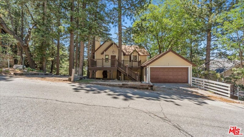 886 Sandalwood Drive
