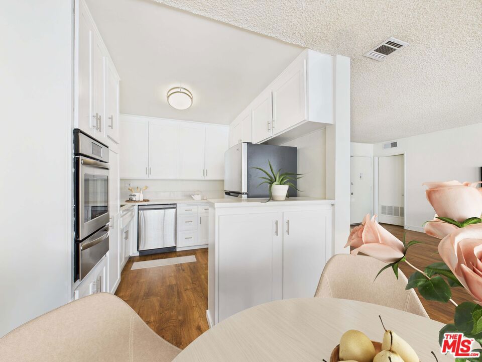 Properties 4 4573 Willis Avenue