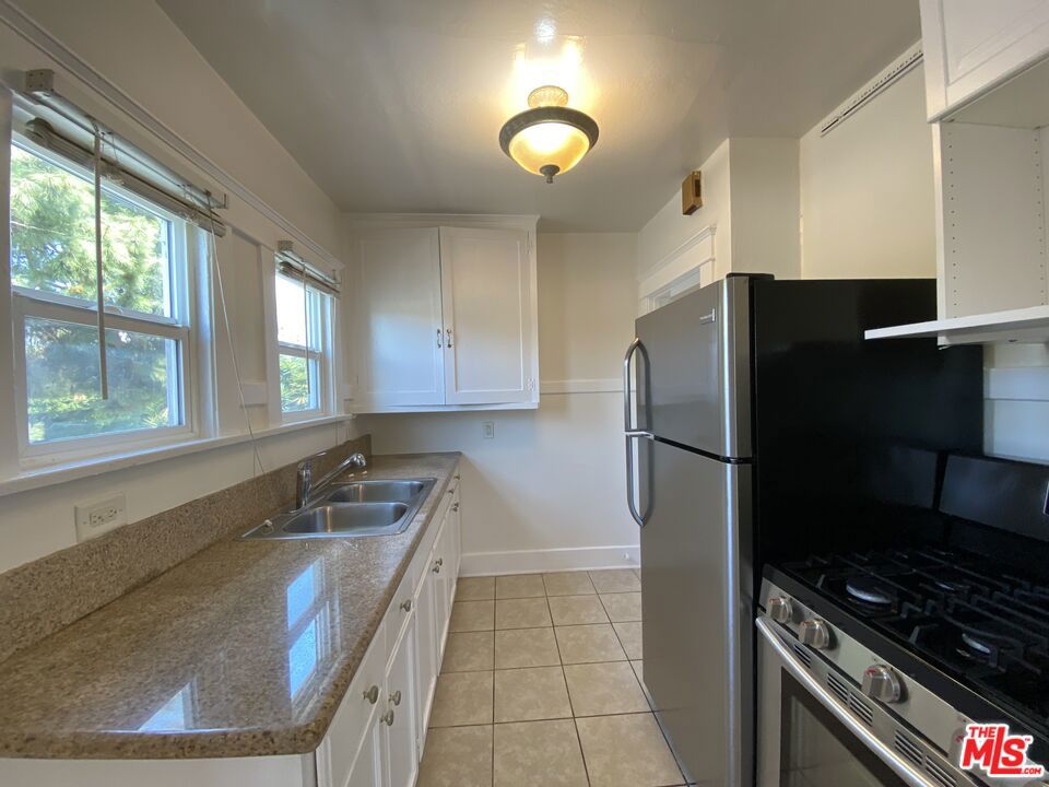 1604 La Fayette Road