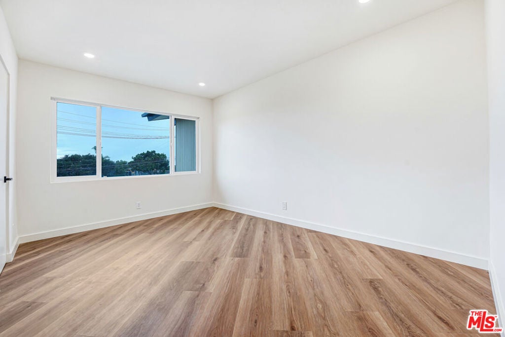 16185 W Sunset Blvd 5