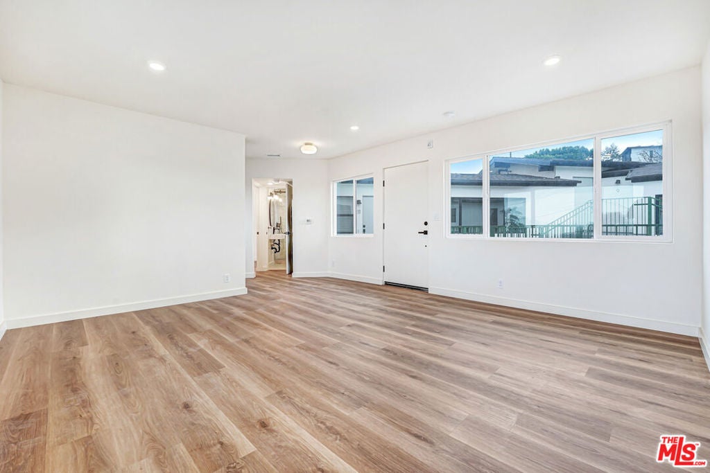 16185 W Sunset Blvd 5