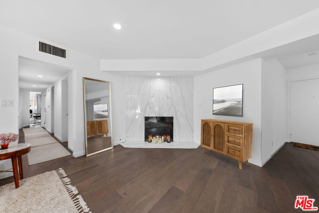 Properties 3 11970 Montana Avenue 207