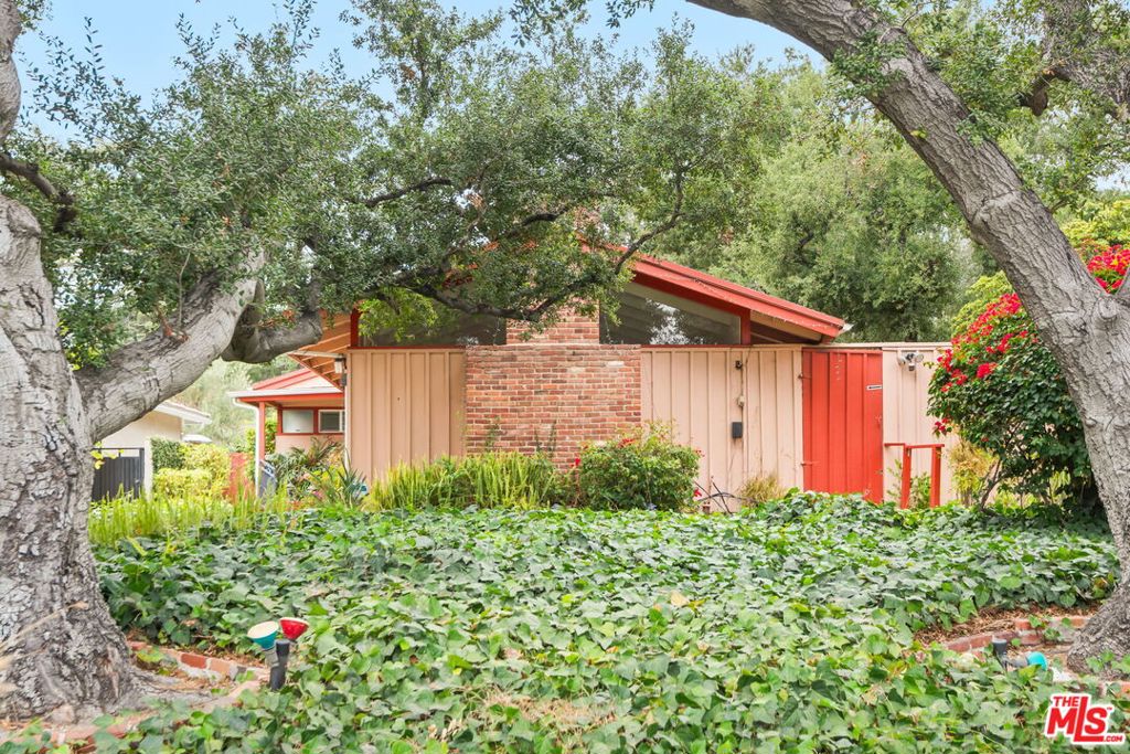 1641 Morada Place