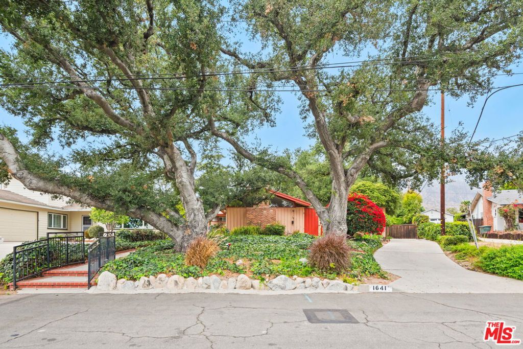 1641 Morada Place