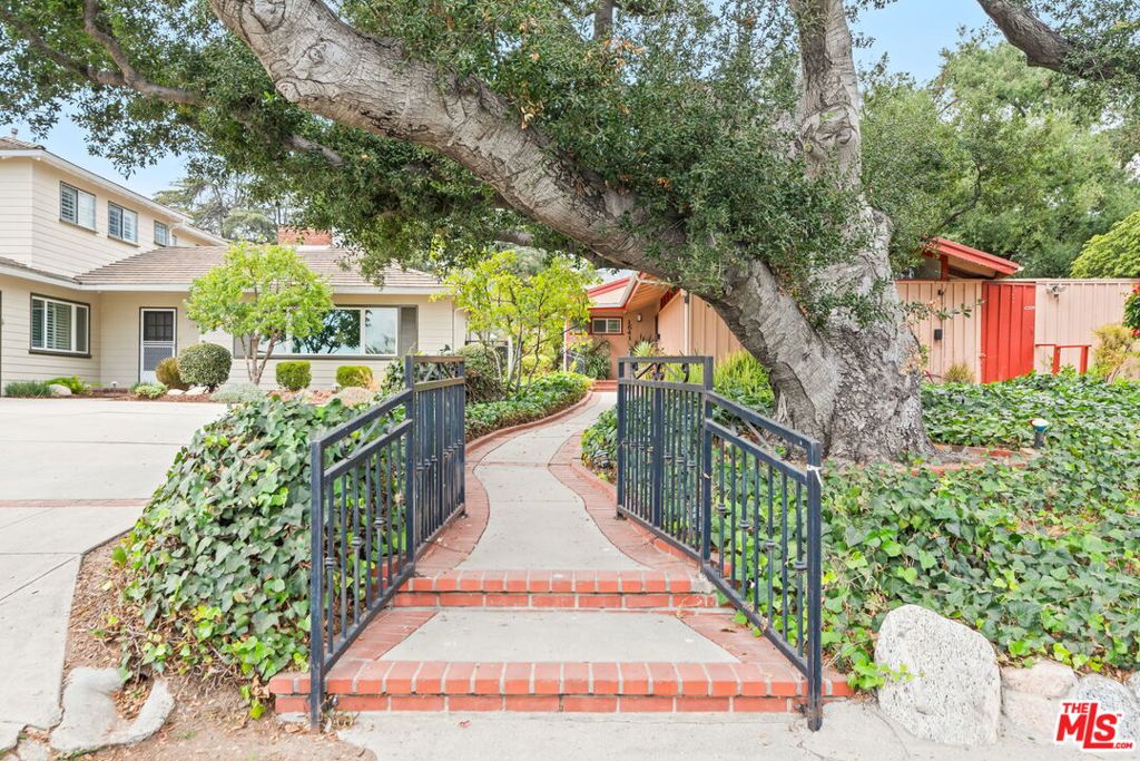 1641 Morada Place