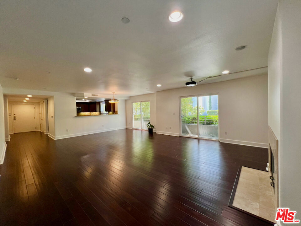Properties 1 7249 Franklin Avenue 101