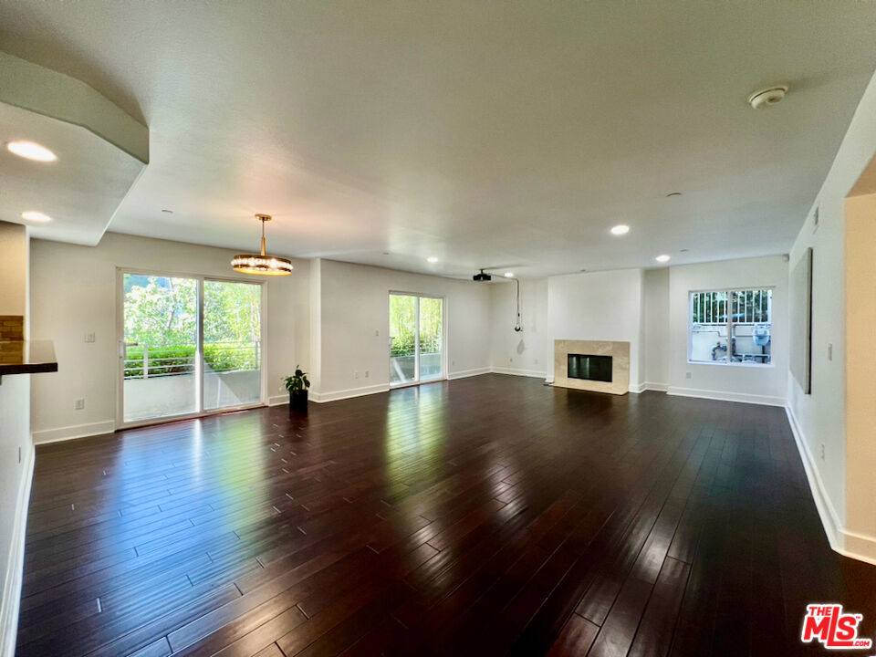 Properties 3 7249 Franklin Avenue 101
