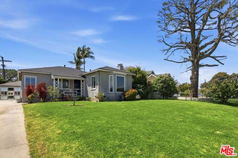 Photo of 7407 Naylor Avenue, Los Angeles, CA 90045 (MLS # 26844689)