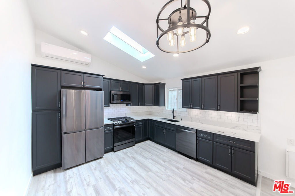 427 N Avenue 52