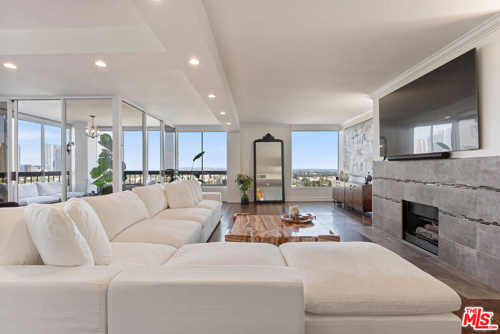 Properties 4 10590 Wilshire Boulevard 1502