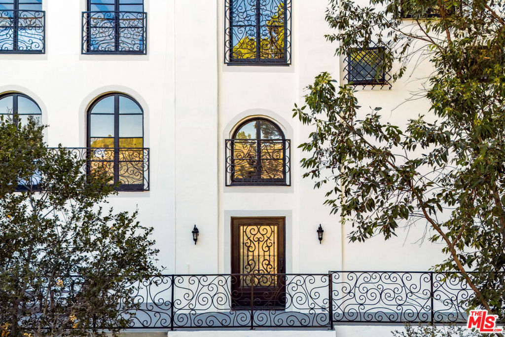 1301 N Beverly Drive