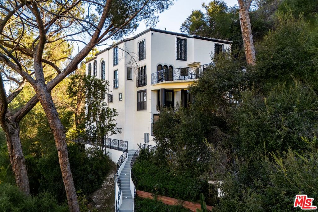 1301 N Beverly Drive