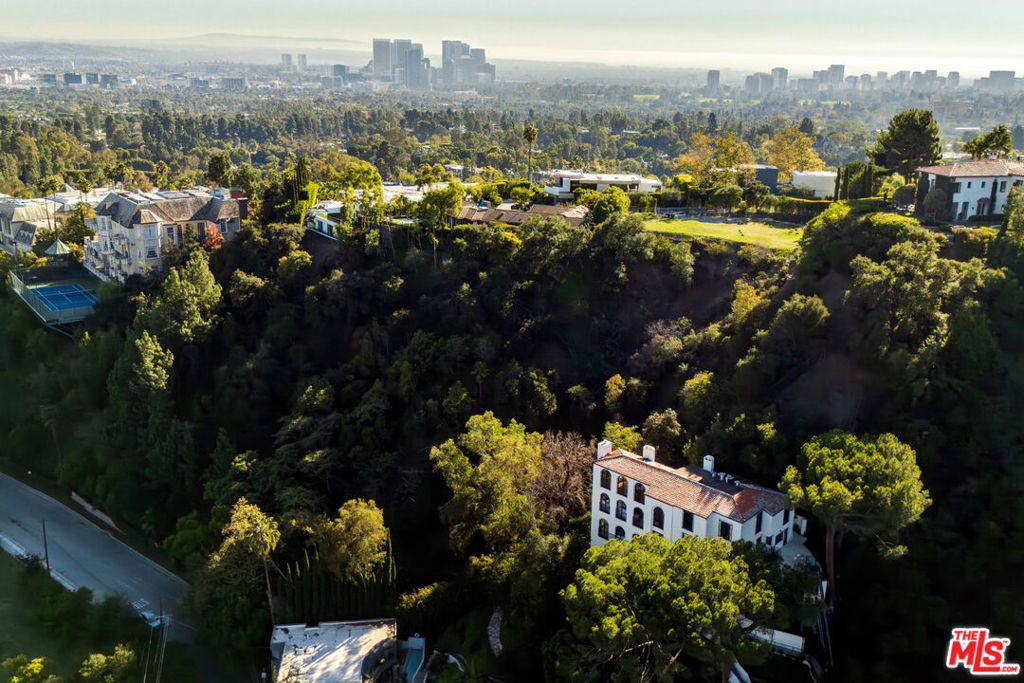 1301 N Beverly Drive