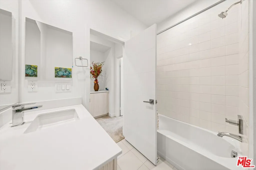 Goleta, California 93117, United States, 4 Bedrooms Bedrooms, ,4 BathroomsBathrooms,Residential,Active,138613