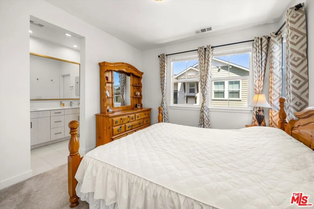 Goleta, California 93117, United States, 4 Bedrooms Bedrooms, ,4 BathroomsBathrooms,Residential,Active,138613