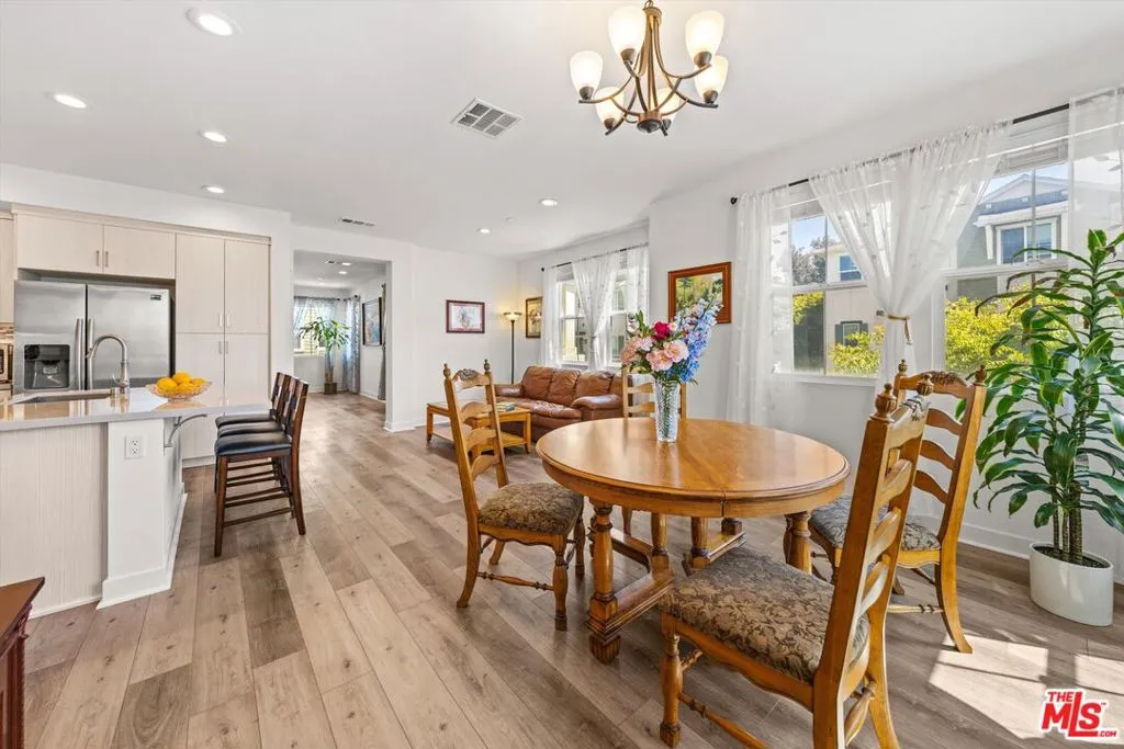 Goleta, California 93117, United States, 4 Bedrooms Bedrooms, ,4 BathroomsBathrooms,Residential,Active,138613