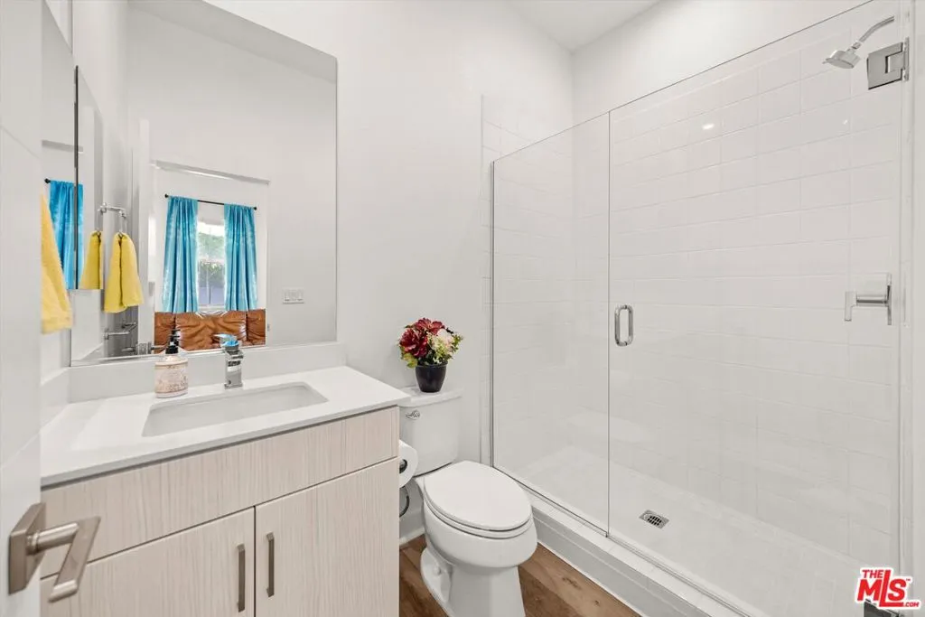 Goleta, California 93117, United States, 4 Bedrooms Bedrooms, ,4 BathroomsBathrooms,Residential,Active,138613