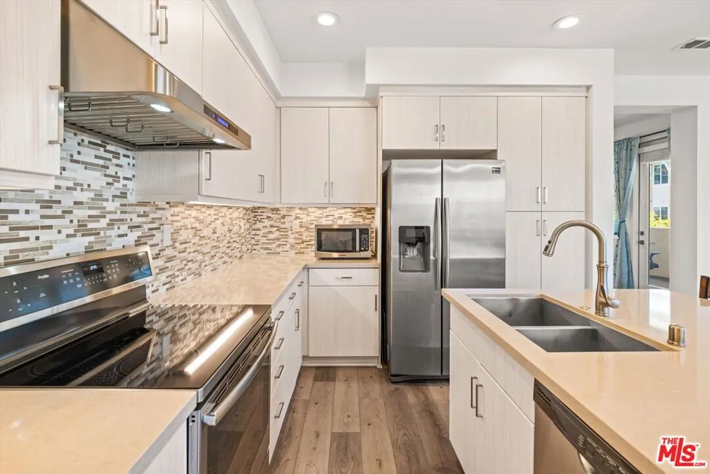 Goleta, California 93117, United States, 4 Bedrooms Bedrooms, ,4 BathroomsBathrooms,Residential,Active,138613