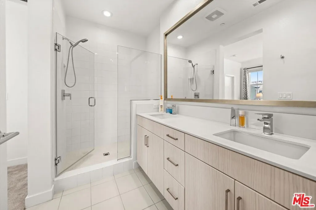 Goleta, California 93117, United States, 4 Bedrooms Bedrooms, ,4 BathroomsBathrooms,Residential,Active,138613