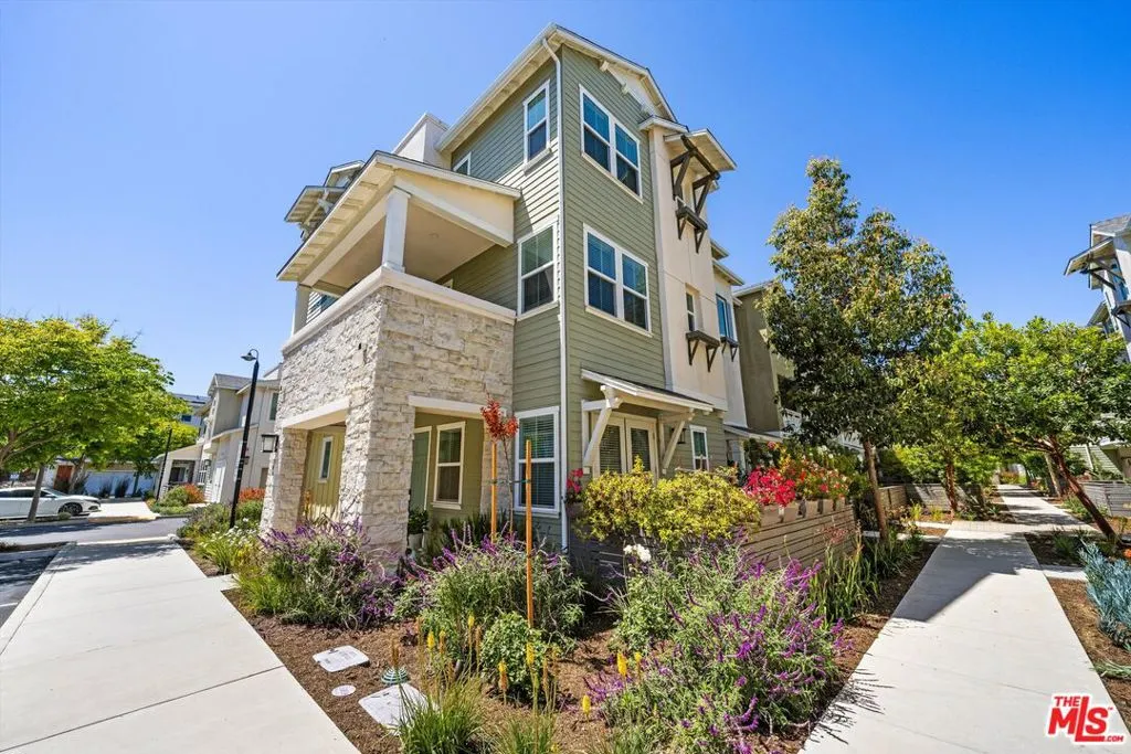 Goleta, California 93117, United States, 4 Bedrooms Bedrooms, ,4 BathroomsBathrooms,Residential,Active,138613