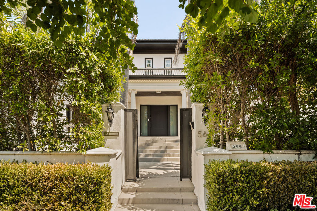 564 N Normandie Avenue