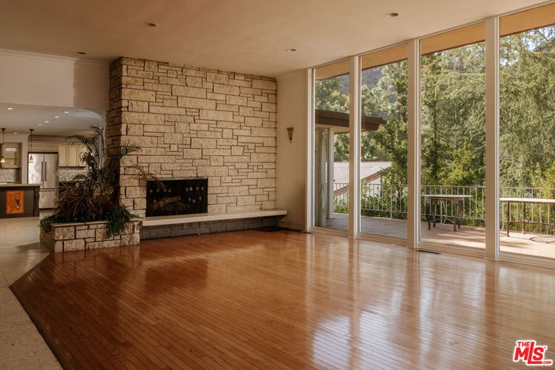 1743 Stone Canyon Road