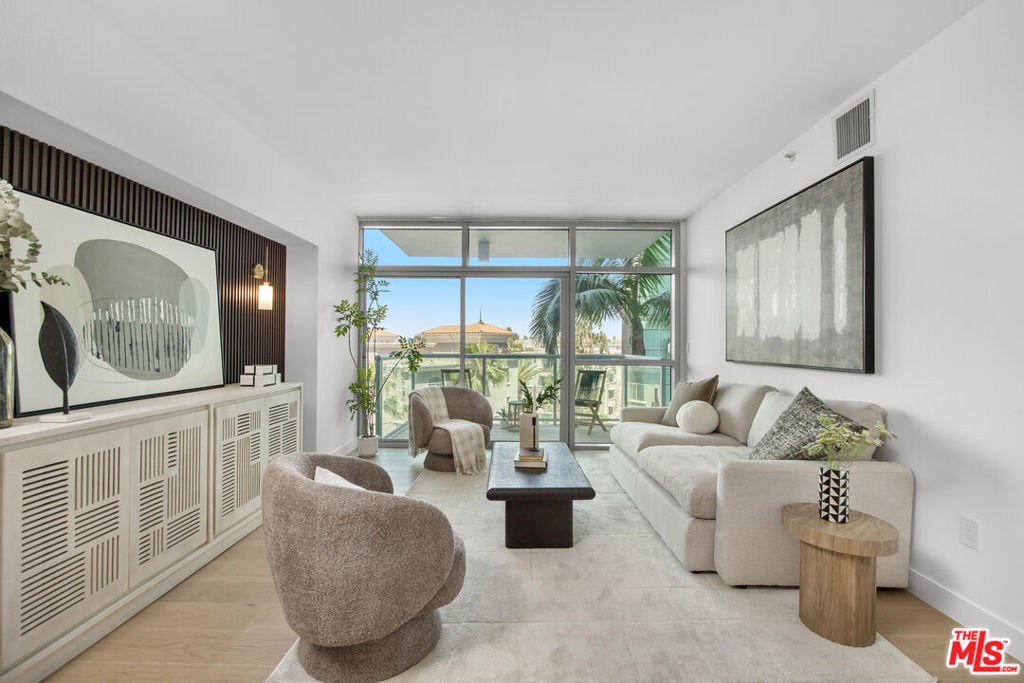 13700 Marina Pointe Drive 511