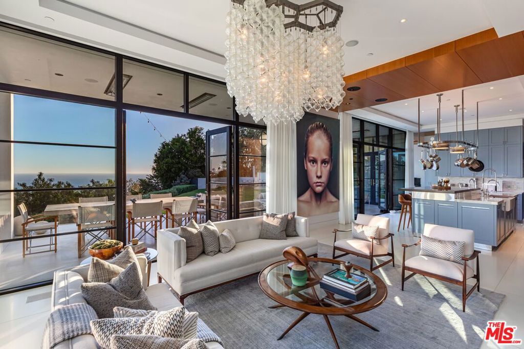 400 Amalfi Drive