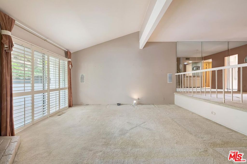 1726 Palisades Drive