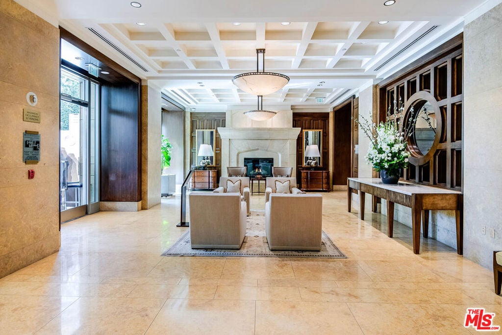 10727 Wilshire Boulevard 502