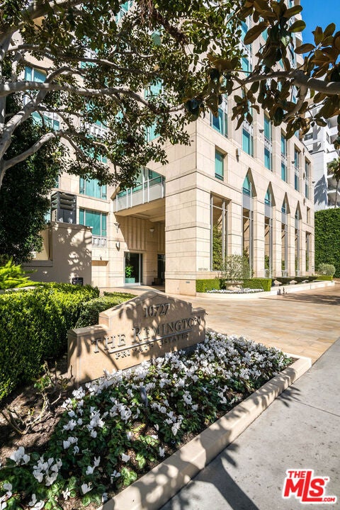 10727 Wilshire Boulevard 502