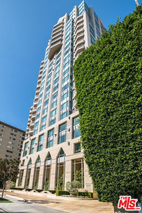 10727 Wilshire Boulevard 502