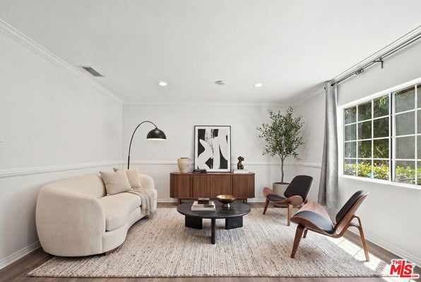 7048 ZELZAH AVE, RESEDA, CA 91335 - Image b8f3f40af4ac39a3ca0a8be22e8e9db3/640549837