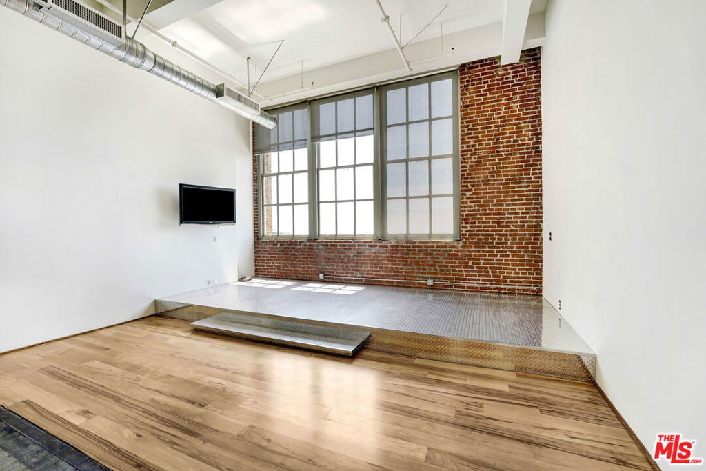 1850 Industrial Street 610