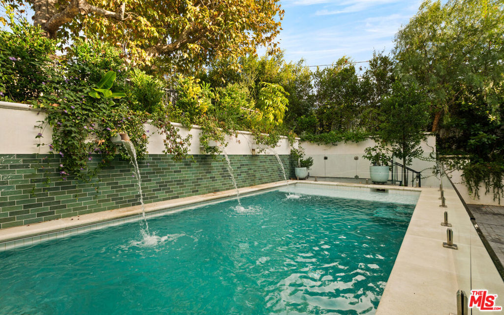 1338 Comstock Avenue