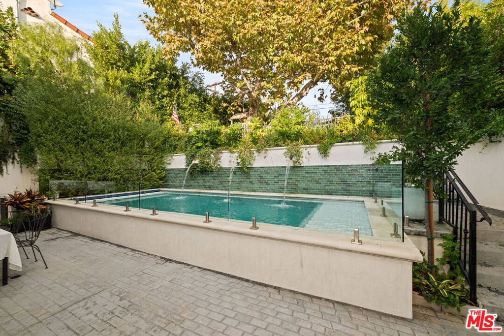 1338 Comstock Avenue