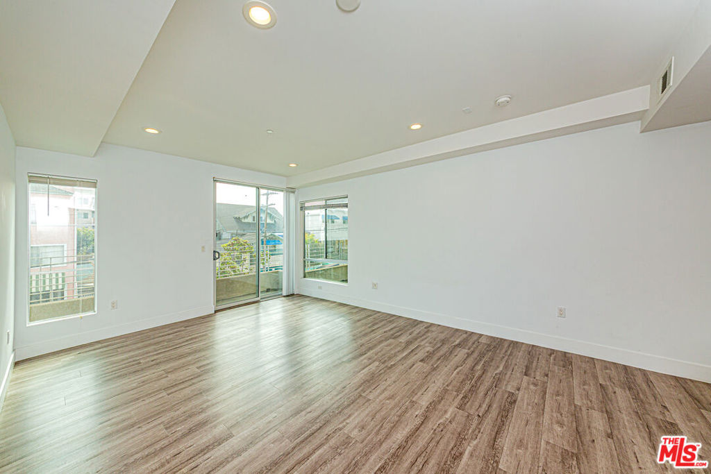 1101 S Harvard Boulevard 303