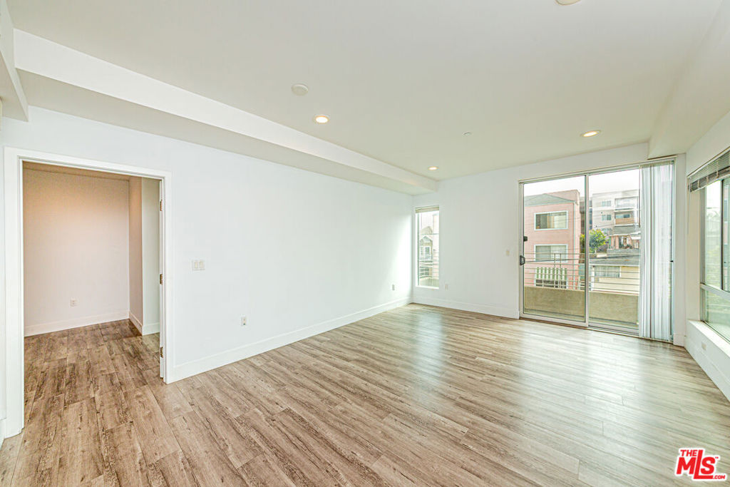 1101 S Harvard Boulevard 303