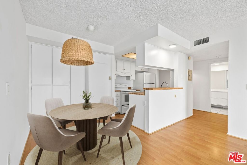 1517 E Garfield Avenue 23