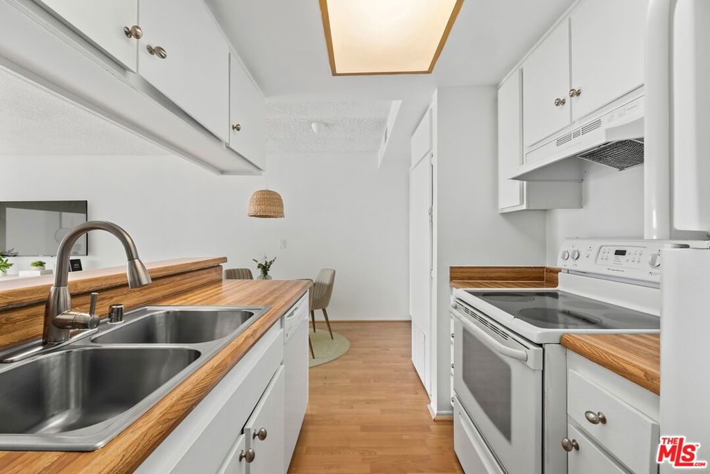 1517 E Garfield Avenue 23