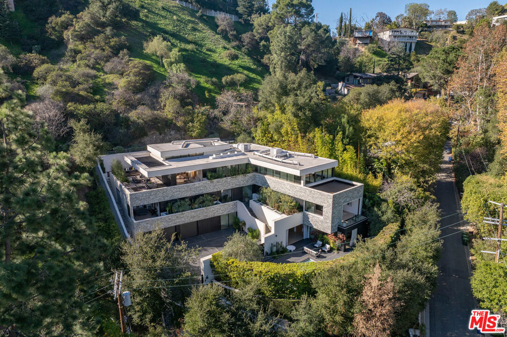 7681 Willow Glen Road